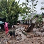 FOTO 22 Sept_Kerusakan bangunan dan fasilitas akibat banjir bandang di Nagari Batang Barus, Kecamatan Gunung Talang, Kabupaten Solok, Sumatra Barat INI