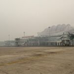 FOTO 22 Sept_Kondisi asap akibat kebakaran hutan dan lahan (karhutla) yang memengaruhi jarak pandang di sekitar bandar udara. dok. hubudkemenhub 2 INI