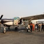 FOTO 24 Sept_Tim OMC PK-SNK memuat bahan semai ke dalam pesawat sebelum melakukan penerbangan. bnpb INI