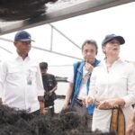 FOTO 25 Sept_Kunjungan ke lokasi budi daya rumput laut Gracilaria di Sidoarjo, Jawa Timur. dok. kkp