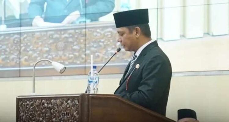 FOTO 25 Sept_Plt Bupati Bekasi Asep Surya Atmaja menghadiri Rapat Paripurna DPRD Kabupaten Bekasi. dok. jabarprov