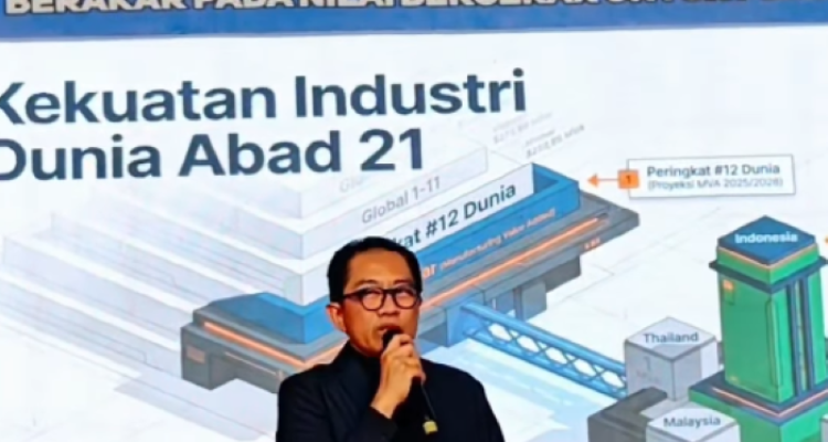 FOTO 29 Sept_Wakil Menteri Perindustrian Faisol Riza saat menjadi pembicara dalam kegiatan Pengenalan Kehidupan Kampus bagi Mahasiswa Baru Universitas Bandung