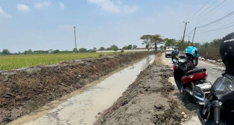 FOTO 3 Agustus_Normalisasi Saluran Sekunder (SS) Kalen Kendal di Kabupaten Bekasi. dok. jabarprov.go.id