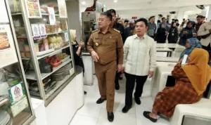 FOTO 3 Sept_Wakil Gubernur Jawa Barat Erwan Setiawan meresmikan Zona KHAS di Kantin Gedung Sate. dok. jabarprov.go.id