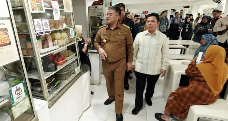 FOTO 3 Sept_Wakil Gubernur Jawa Barat Erwan Setiawan meresmikan Zona KHAS di Kantin Gedung Sate. dok. jabarprov.go.id
