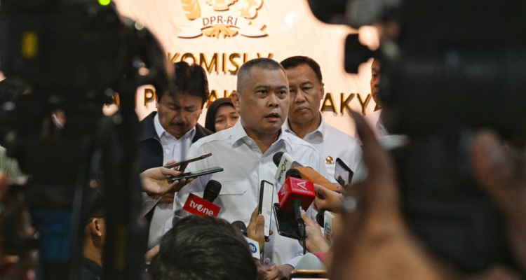 FOTO 4 Sept_Menteri Perhubungan Dudy Purwagandhi memberikan keterangan pers kepada media di Jakarta. dok. kemenhub