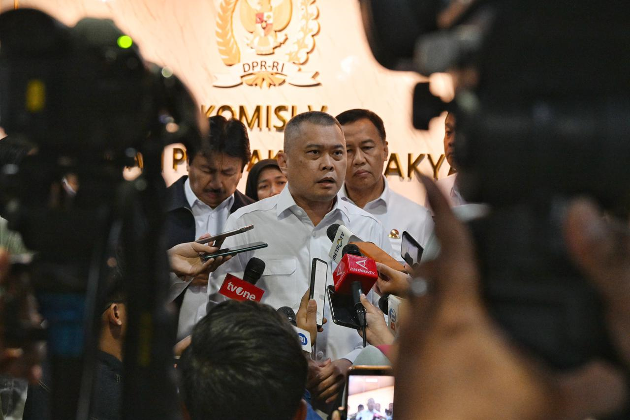 FOTO 4 Sept_Menteri Perhubungan Dudy Purwagandhi memberikan keterangan pers kepada media di Jakarta. dok. kemenhub