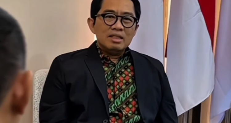 FOTO 5 Sept_Wamenperin menerima audiensi pameran batik