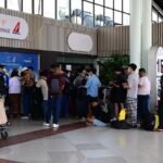 FOTO 6 Sept_Para penumpang menunggu informasi keberangkatan di Terminal 1 B Bandara Soekarno-Hatta. dok. kemenhub INI