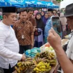 FOTO 7 Sept_Kegiatan Gerakan Pangan Murah di Desa Balonggandu, Kecamatan Jatisari, Kabupaten Karawang. dok. karawangkab.go.id
