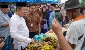 FOTO 7 Sept_Kegiatan Gerakan Pangan Murah di Desa Balonggandu, Kecamatan Jatisari, Kabupaten Karawang. dok. karawangkab.go.id