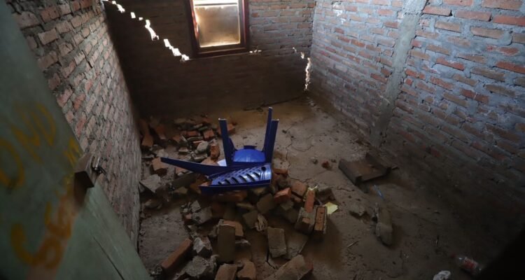 FOTO 8 Sept_Kondisi rumah warga terdampak gempa Magnitudo 7,7 Flores di Desa Jegharangga, Kec Nagapanda, Kab Ende, NTT INI