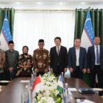 FOTO 9 Sept_Menteri Haji dan Umrah Mochamad Irfan Yusuf beserta jajaran dalam pertemuan dengan Ketua Komite Pariwisata Uzbekistan
