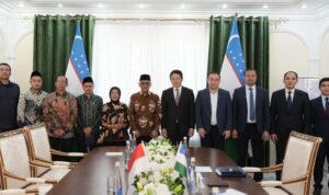FOTO 9 Sept_Menteri Haji dan Umrah Mochamad Irfan Yusuf beserta jajaran dalam pertemuan dengan Ketua Komite Pariwisata Uzbekistan
