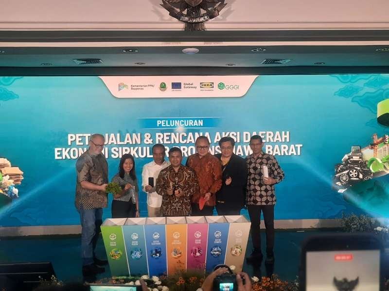 FOTO 1 Okt_Peluncuran Rencana Aksi Daerah (RAD) Ekonomi Sirkular dan Program Food Loss and Waste Reduction (FLOWER) 2025 - 2045. jabrprov