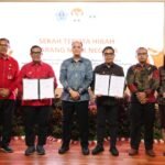 FOTO 12 Okt_Acara penyerahan hibah barang rampasan negara senilai Rp1,16 miliar kepada Pemerintah Kota Denpasar dari Komisi Pemberantasan Korupsi. denpasarkota