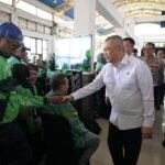 FOTO 12 Okt_Menteri Perhubungan Dudy Purwagandhi bersama para diver ojek online. dok. kemenhub INI