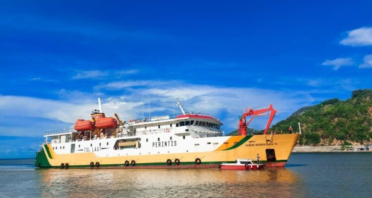 FOTO 13 Okt_Kegiatan pelayaran - perintis Tol Laut tidak hanya untuk masyarakat di wilayah Tertinggal, Terpencil, Terluar dan Perbatasan 2 hubla 2