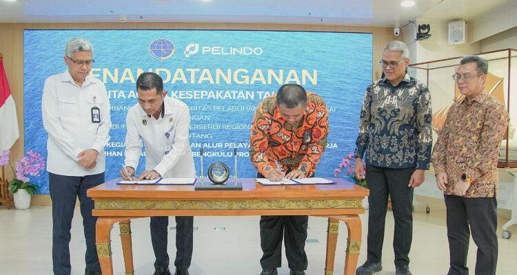 FOTO 14 Okt_Penandatanganan Berita Acara Kesepakatan Tahap II Pelaksanaan Pengusahaan Alur - Pelayaran 2 INI