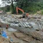 FOTO 15 Okt_Perbaikan cepat untuk aliran sungai yang terdampak banjir bandang di Kota Padang. dok. kementerianpu INI