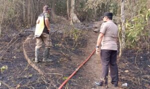 FOTO 15 Okt_Upaya pemadaman kebakaran hutan di wilayah Desa Kayu Jati, Kec Ongka Malino, Kab Parigi Moutong, Prov Sulawesi Tengah. bpbdkabupaten
