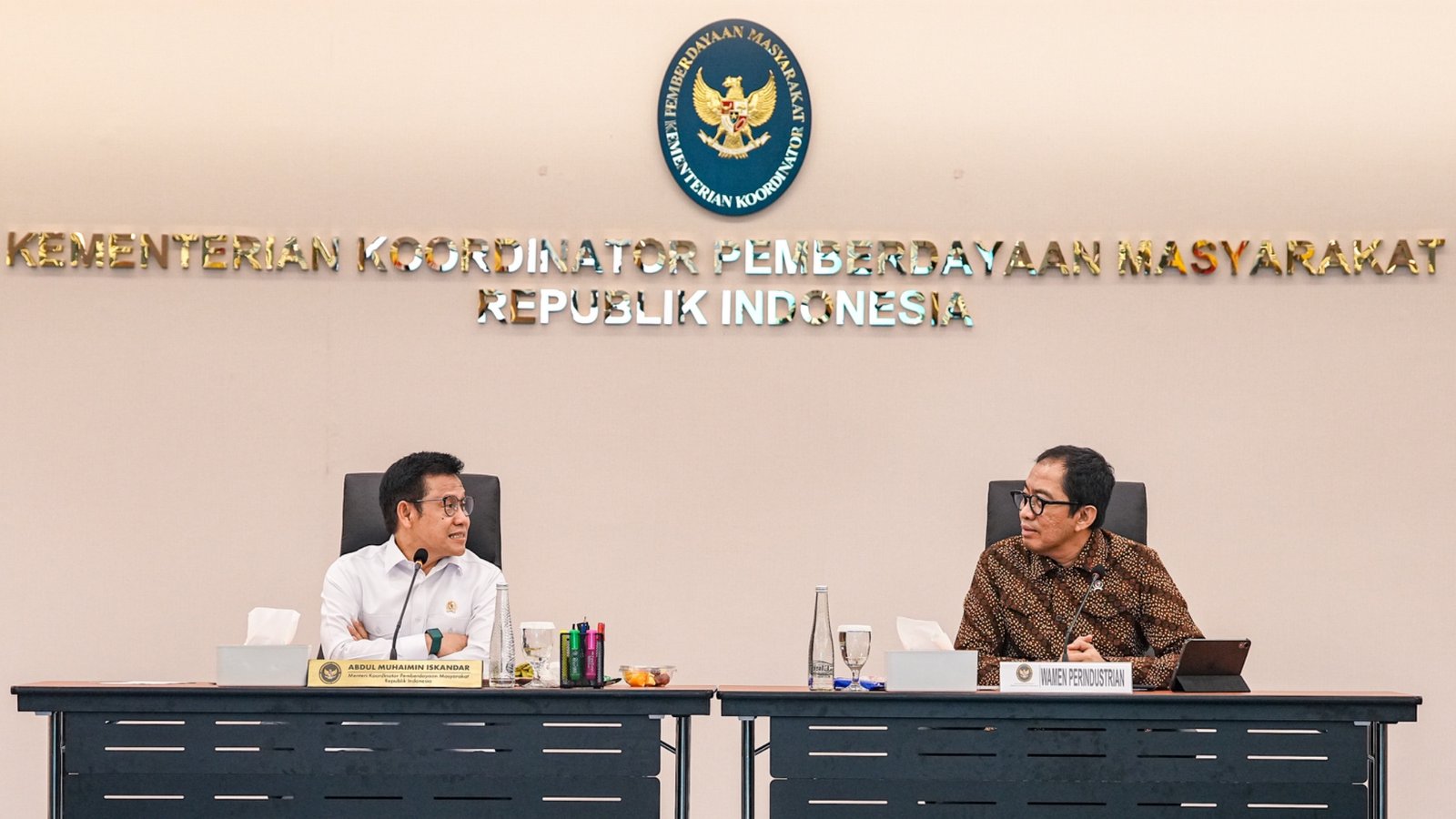 FOTO 16 Okt_Pertemuan Menteri Koordinator Bidang Pemberdayaan Masyarakat Abdul Muhaimin Iskandar dengan Wakil Menteri Perindustrian Faisol Riza
