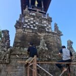 FOTO 20 Okt_Aksi Pemeliharaan Ngayah Ring Cagar Budaya Bale Kulkul Puri Pemecutan, Kota Denapsar. dok. denpasarkota.go.id INI