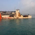 FOTO 21 Okt_Kapal Negara (KN) Trisula P.111 untuk membantu penanganan kebakaran KMP Batumandi 3 INI