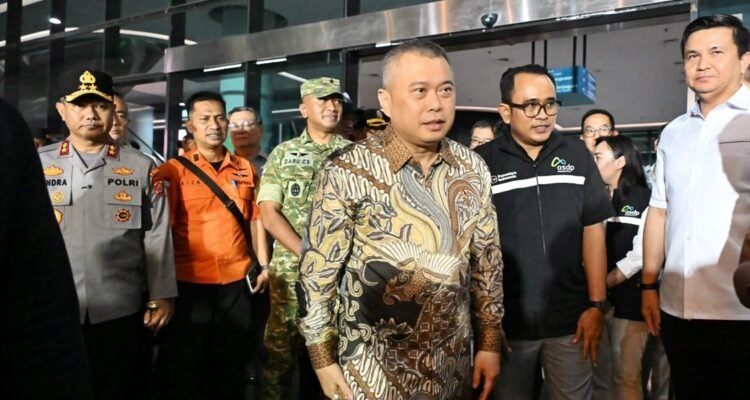 FOTO 21 Okt_Menteri Perhubungan Dudy Purwagandhi saat cek insiden kebakaran 2 INI
