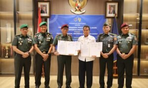 FOTO 21 Okt_Penandatanganan Perjanjian Kerja Sama tentang penggunaan sementara dan penggunaan bersama hubud 2 INI