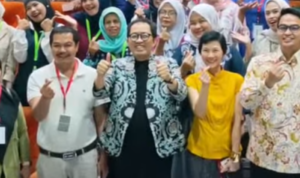 FOTO 21 Okt_Wakil Menteri Perindustrian Faisol Riza saat menghadiri kegiatan program Halalpreneur