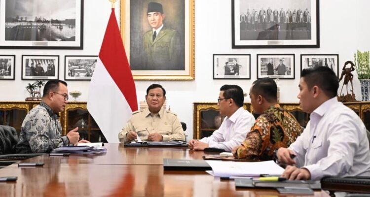 FOTO 27 Okt_Presiden Prabowo Subianto menerima Kepala Badan Riset dan Inovasi Nasional (BRIN) Arif Satria di Istana Merdeka, Jakarta pada Selasa, 27 Oktober 2026.