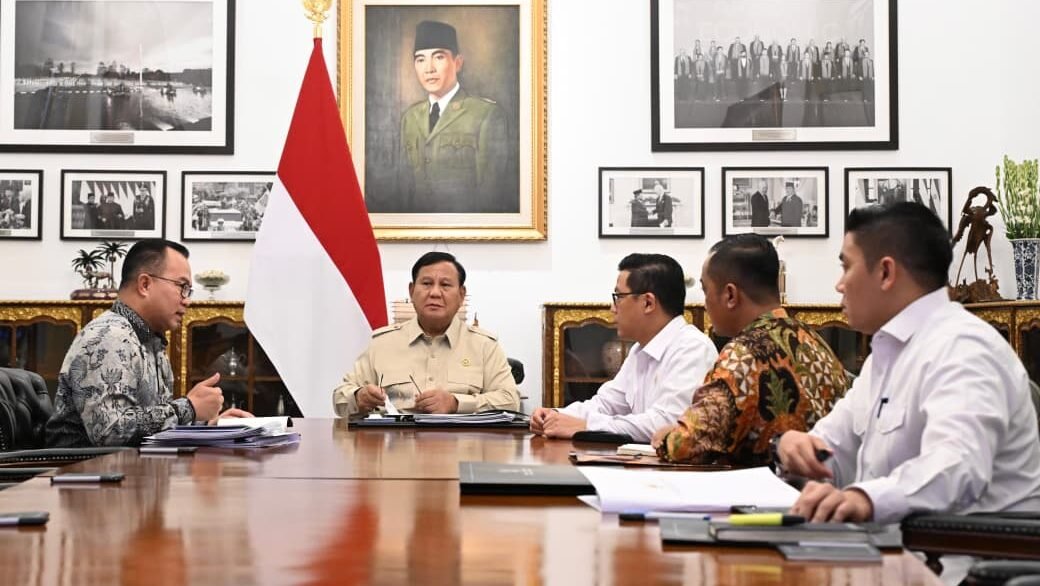 FOTO 27 Okt_Presiden Prabowo Subianto menerima Kepala Badan Riset dan Inovasi Nasional (BRIN) Arif Satria di Istana Merdeka, Jakarta pada Selasa, 27 Oktober 2026.