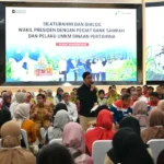 FOTO 27 Okt_Wakil Presiden Gibran Rakabuming berdialog dengan pelaku UMKM di PT Pertamina Patra Niaga Refinery Unit (RU) IV Cilacap, Jateng