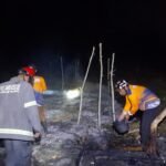 FOTO 28 Okt_BPBD Kota Palopo memadamkan dan pendinginan api di Kelurahan Takkalala, Kec Wara Selatan, Kota Palopo, Prov Sulawesi Selatan INI