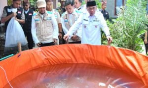 FOTO 28 Okt_Wakil Wali Kota Padang Maigus Nasir meresmikan Kampung Budi Daya Ikan Air Tawar di kawasan Koto Parak, Kel Pisang, Kec Pauh. padanggoid