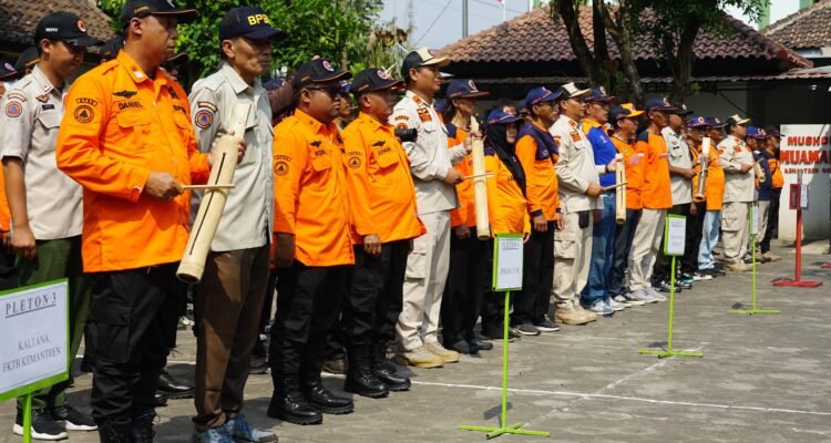 FOTO 3 Okt_Simulasi pemukulan kentongan dengan berbagai jenis pukulan dan makna untuk alat peringatan dini bencana yang sederhana. jogjakota 1