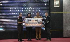 FOTO 30 Okt_Acara pemberian penghargaan dari PT Bank Intan Jabar kepada Kejari Garut di Ruang Rapat Kejaksaan Negeri Garut, Kabupaten Garut. jabarprov