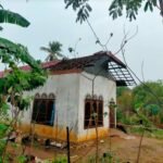 FOTO 30 Okt_Rumah warga di Kabupaten Tapin, Kalimantan Selatan mengalami kerusakan usai diterjang angin kencang. dok. bpbdkabupatentapin1