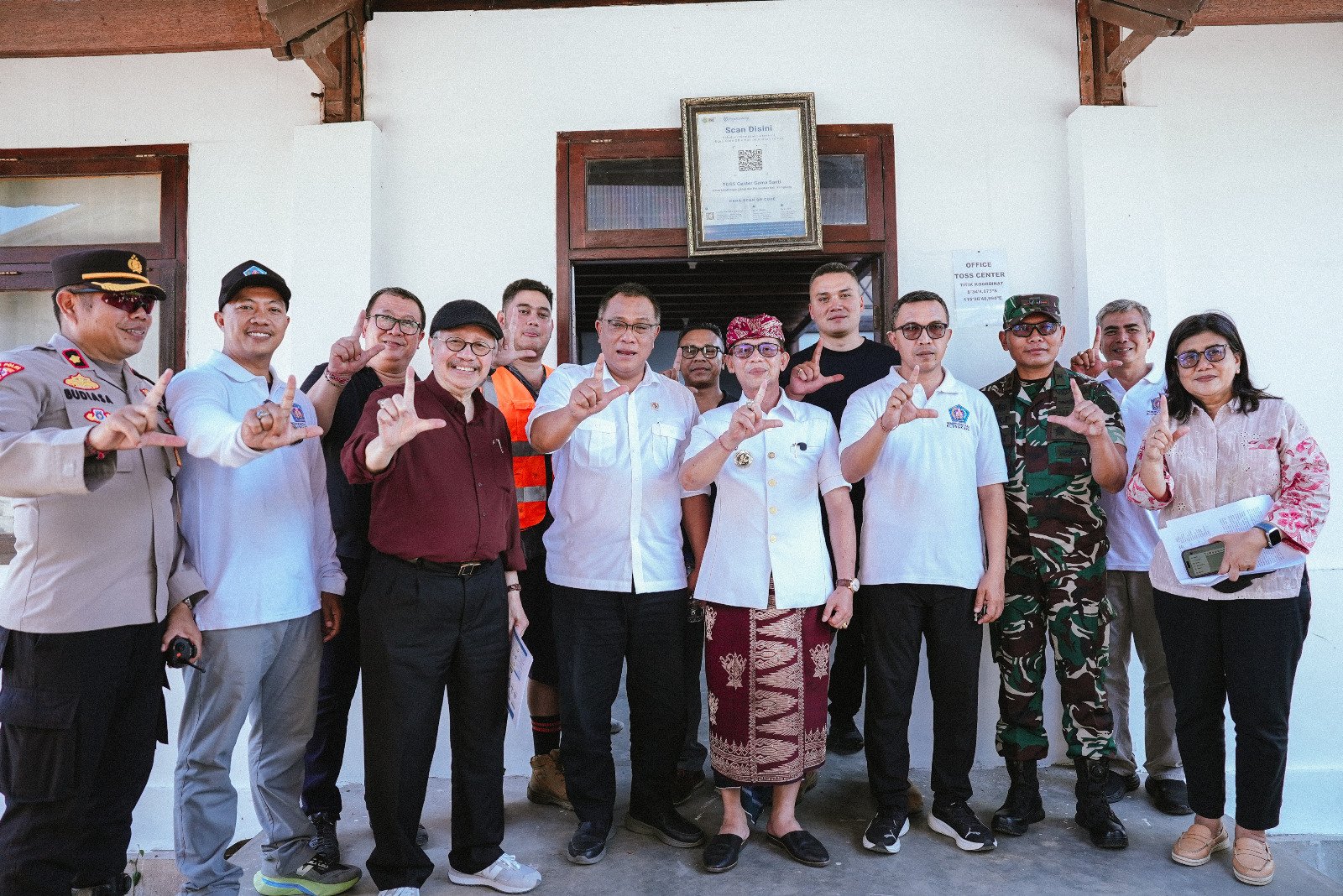 FOTO 7 Okt_Peninjauan Pusat Olah Sampah Setempat (TOSS) Center Gema Santi di Kabupaten Klungkung, Bali. dok. klh