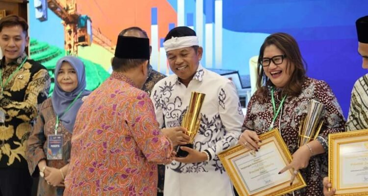 FOTO 7 Okt_Predikat Terbaik I pada Penghargaan Pembangunan Daerah (PPD) Tahun 2026 dengan kategori Pemerintah Provinsi di Tingkat Nasional. jabarprov